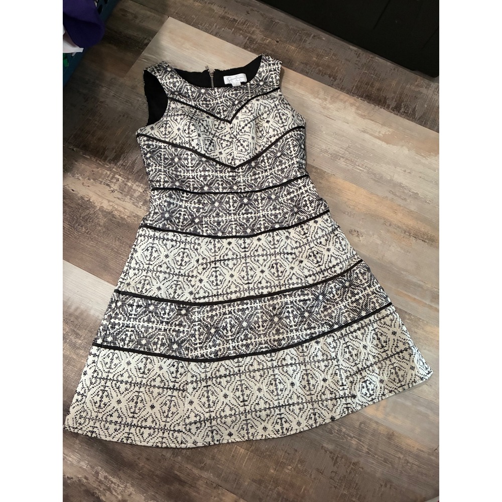 Jessica Simpson Black White Geometric Jacquard Fit Flare Dress Size 6 Sleeveless